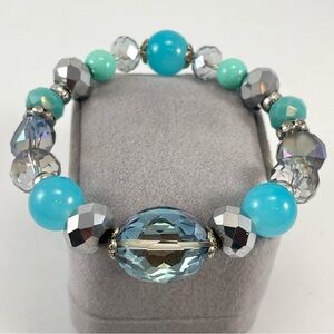 Stunning Unsigned Blue Rainbow Glass Acrylic Beaded Stretch Statement Bracelet